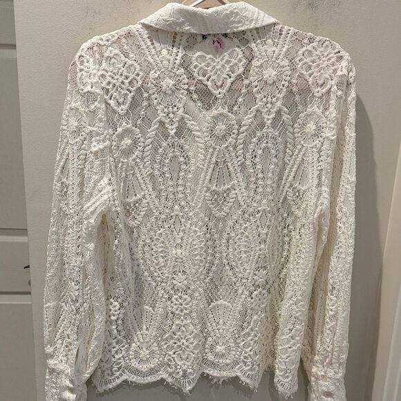 Vince Camuto White Lace Button-Down Shirt with scalloped hemline size medium - Picture 5 of 10